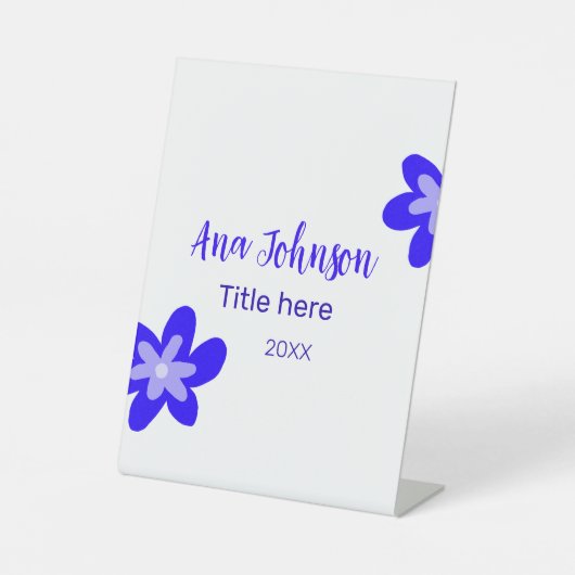 青い花の鳩の名前タイトル年20XX職業 台座サイン (正面)