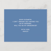 青い花の「私の花嫁介添人になってくれる？」カード。 ネイビーの花 インビテーションポストカード (裏面)