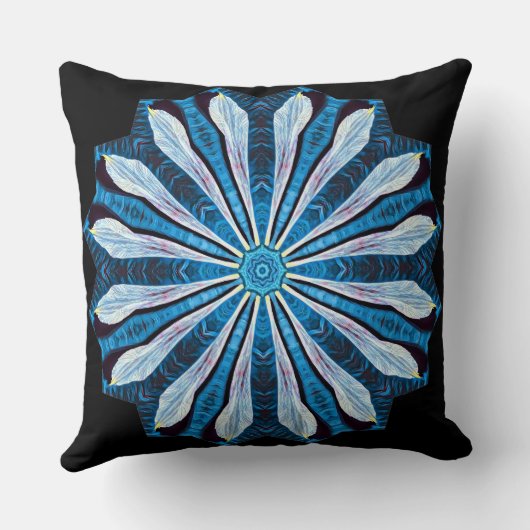 青い花びら クッション (裏面)