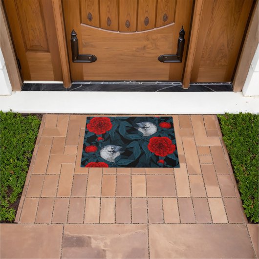 青い花を持つ鳥類と赤い葉牡丹花 ドアマット (室外)