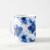 青い花柄のゴールドアクセント コーヒーマグカップ (正面左)