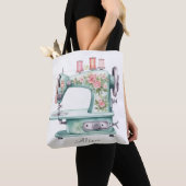青い花柄のミシン トートバッグ (クローズアップ)
