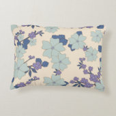 青い花，紫の花，花柄 アクセントクッション (裏面)