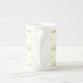 青い花,赤い花,花のパターン ボーンチャイナマグカップ (裏面)