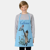 青い蝶のシャム猫パーソナライズされた エプロン (着用した状態)