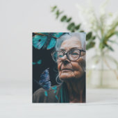 青い蝶はがき付きの老婦人 ポストカード (スタンド正面)