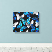 青い蝶モルフォとダークシームレスパターン キャンバスプリント (インサイチュ (ウッドフロア))