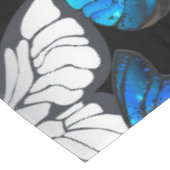 青い蝶モルフォとダークシームレスパターン テーブルクロス (アングル)