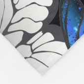 青い蝶モルフォとダークシームレスパターン フリースブランケット (角)