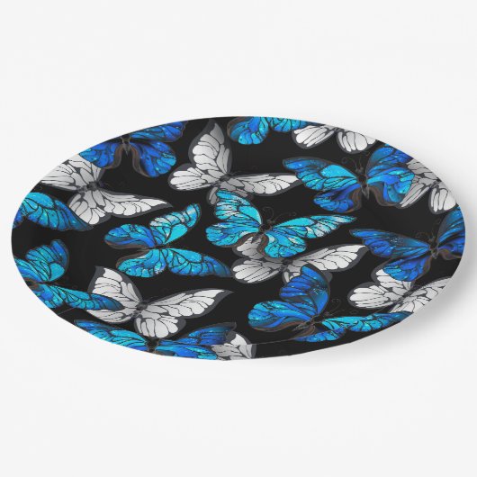 青い蝶モルフォとダークシームレスパターン ペーパープレート (アングル)