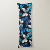 青い蝶モルフォとダークシームレスパターン ボディピロー (裏面 (縦))