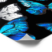 青い蝶モルフォとダークシームレスパターン ポスター (角)