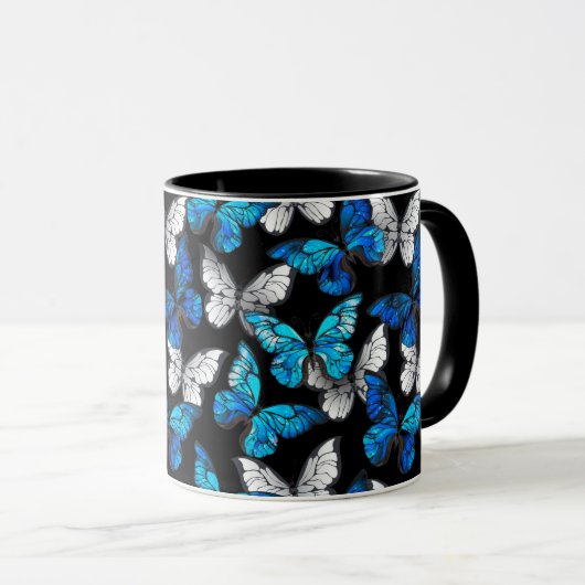 青い蝶モルフォとダークシームレスパターン マグカップ (正面右)