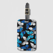 青い蝶モルフォとダークシームレスパターン ラゲッジタグ (正面縦)