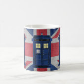 青い警察のパブリックコールボックス – UKタイムトラベル1 コーヒーマグカップ (中央)