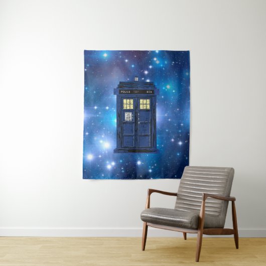 青い警察のパブリックコールボックス – UKタイムトラベル1 タペストリー (インサイチュ)