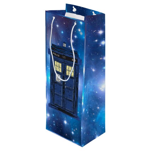 青い警察のパブリックコールボックス – UKタイムトラベル1 ワインギフトバッグ (裏面アングル)