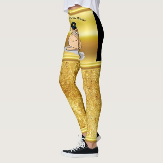 青い警察の帽子が付いている警官のポテト レギンス (左)