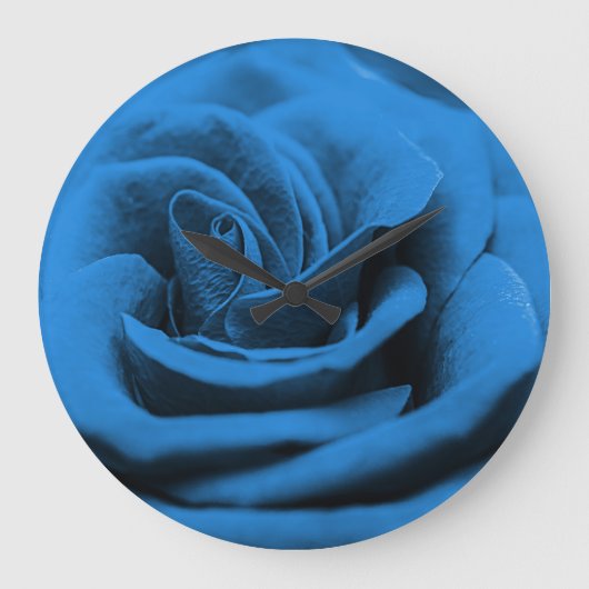 青い赤いバラのクローズアップ、マクロの美しさ。 ラージ壁時計 (正面)