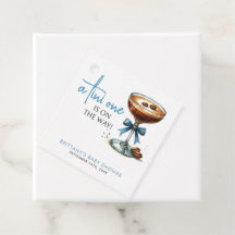 青い赤ん坊のシャワーが途中にある