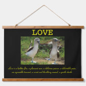 青い足は恋をする 吊り下げ型タペストリー (正面)