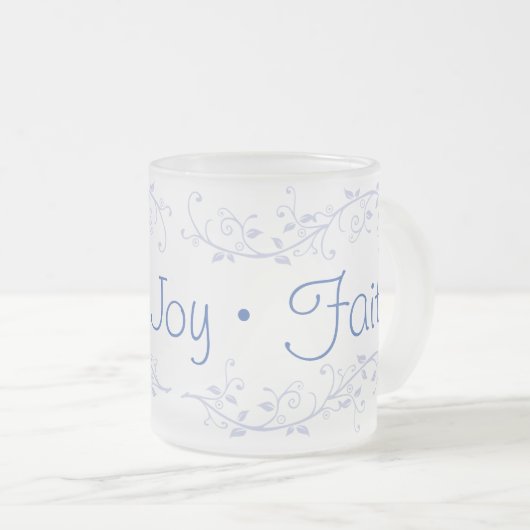 青い輝く平和の喜び愛のクリスマス フロストグラスマグカップ (正面右)