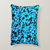 青い迷彩柄抽象芸術パターン アクセントクッション (裏面(縦))
