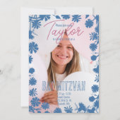 青い野生の花縁ど、マーヴバルミツワー写真 招待状 (正面)