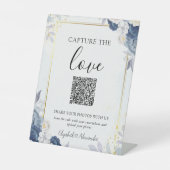 青い金ゴールドフローラが愛を捉え結婚る 台座サイン (正面)