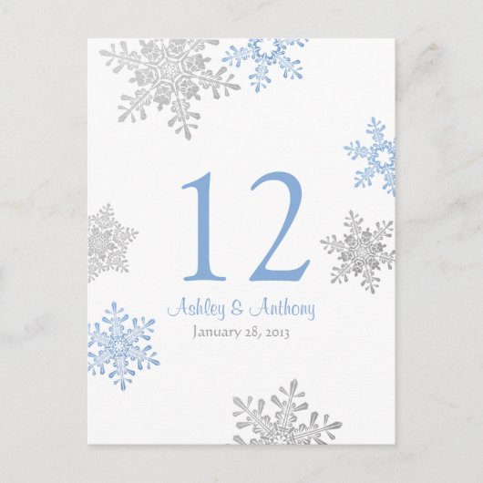 青い銀製の雪片の冬の結婚式のテーブルカード ポストカード (正面)