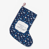 青い長パターン(の模様が)ある色のパターン スモールクリスマスストッキング (正面 (吊り時))