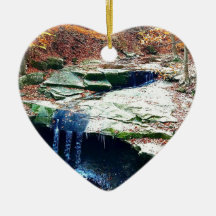 青い雌鶏はCuyahogaの国立公園オハイオ州落ちます