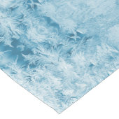 青い雪の上の赤いヴィンテージトラック ショートテーブルランナー (コーナー)