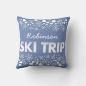 青い雪片のスキー旅行の枕 クッション (裏面)