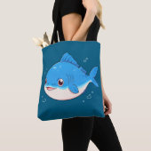 青い魚のイラスト、キャルチューン風 トートバッグ (クローズアップ)