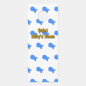 青い魚の赤ちゃんが寝ている ドアノブサイン (裏面)