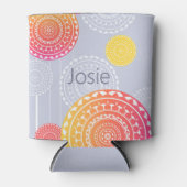 青い鮮やか名前にピンク色の黄色のランダムな曼荼羅 缶クーラー (正面)