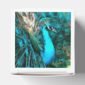 青い鮮やか孔雀が尾を扇いで入る フェイバーボックス (上部)