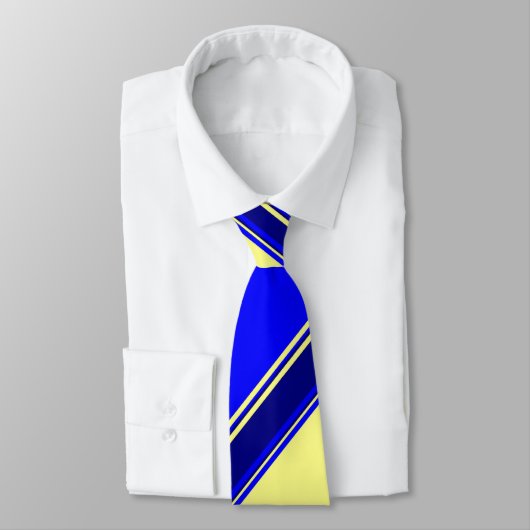 青い黄色と海軍の交互ストライプのネクタイ ネクタイ (タイ)