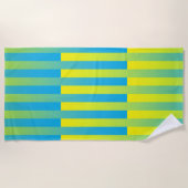 青い黄色の緑のパタストライプのーン ビーチタオル (正面)