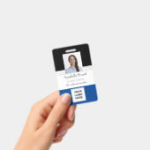 青い黒い線の名前の写真従業員企業のID バッジ (手持ち)