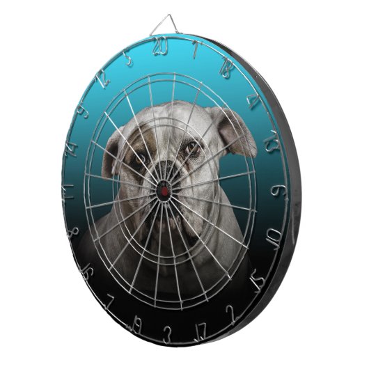 青い黒のグラデーションの背景を持つ可愛いボクサー犬 ダーツボード (正面右)