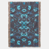 青い黒のNautilusシェルパターン怖いジオメトリ スローブランケット (正面縦)