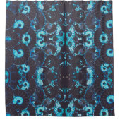 青い黒のNautilusシェルパターン、おびえたジオメトリ シャワーカーテン (正面)