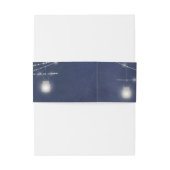 青い黒板と白のメイスンジャーのストリングライト 招待状ベリーバンド (裏面例)