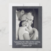 青い黒板の写真-誕生の発表 案内状 (裏面)