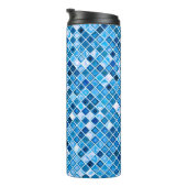青い「水」モザイクタイルの色合いパターン タンブラー (回転右)