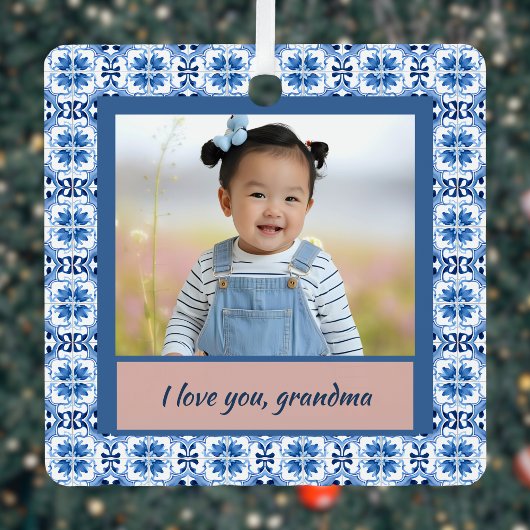 青いChinoiserieタイル写真おばあちゃんクリスマス メタルオーナメント