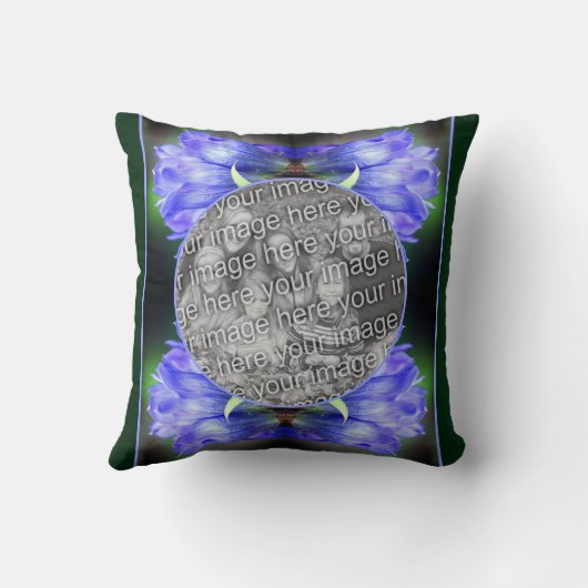 青いGentianフラワーフレーム自分の写真を追加 クッション (裏面)
