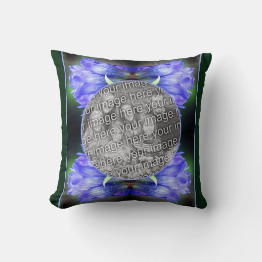 青いGentianフラワーフレーム自分の写真を追加 クッション (正面)